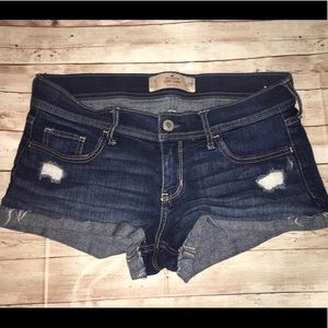 Hollister distressed short-short